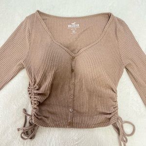 Hollister Baby Tee 🤎 “Must-Have Collection” Size XS